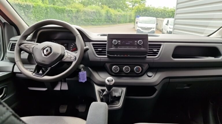 Renault Trafic CABINE APPROFONDIE 3000 kg blue dci 130 confort - Image 08 (July 7, 2026)