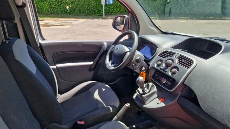 Renault Kangoo Express BLUE DCI 95 GRAND CONFORT - Image 06 (July 7, 2026)