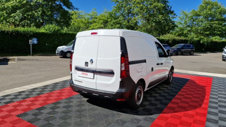 Renault Express Van TCE 100 – 22 CONFORT - Image 03 (July 7, 2026)