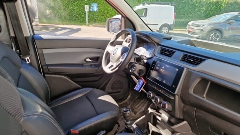 Renault Express Van TCE 100 – 22 CONFORT - Image 06 (July 7, 2026)