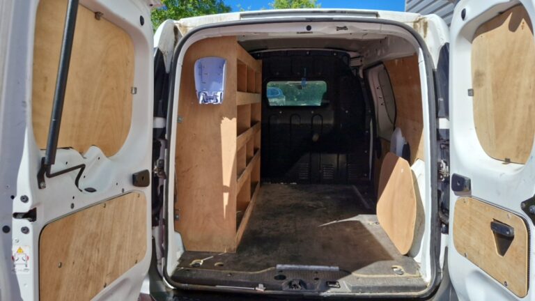 Renault Express Van TCE 100 – 22 CONFORT - Image 08 (July 7, 2026)