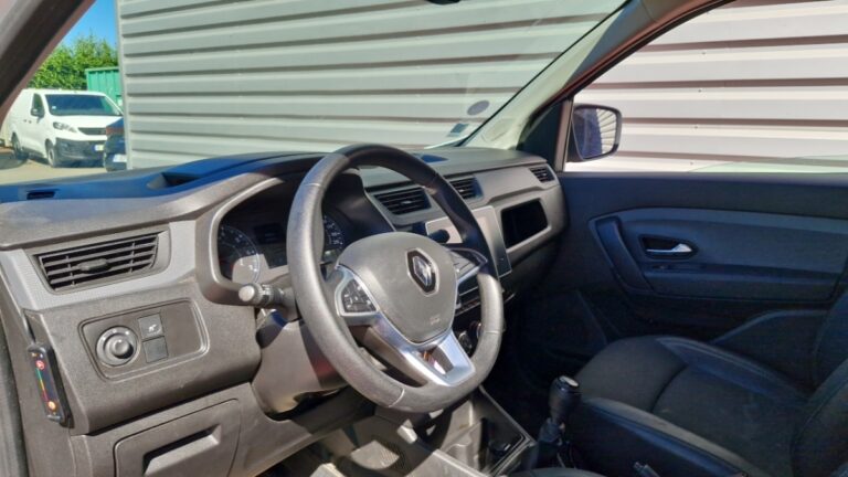Renault Express Van TCE 100 – 22 CONFORT - Image 09 (July 7, 2026)