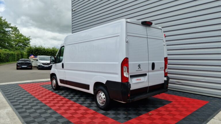 Peugeot Boxer FOURGON TOLE 333 BLUEHDI 140 SS ASPHALT - Image 04 (July 7, 2026)