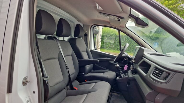 Renault Trafic FOURGON 2800 kg blue dci 110 confort - Image 08 (July 7, 2026)