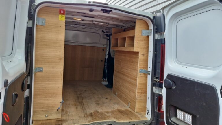 Renault Trafic FOURGON 2800 kg blue dci 110 confort - Image 09 (July 7, 2026)