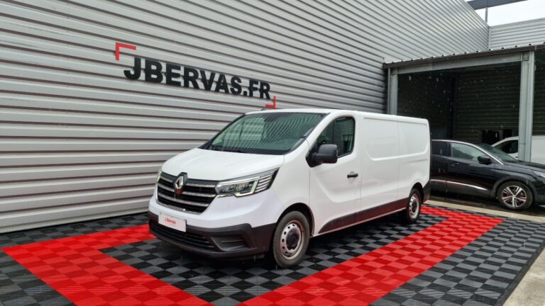 Renault Trafic FOURGON 3000 kg blue dci 130 grand confort - Image 01 (July 7, 2026)