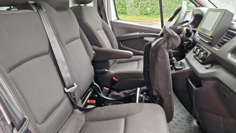 Renault Trafic FOURGON 3000 kg blue dci 130 grand confort - Image 10 (July 7, 2026)