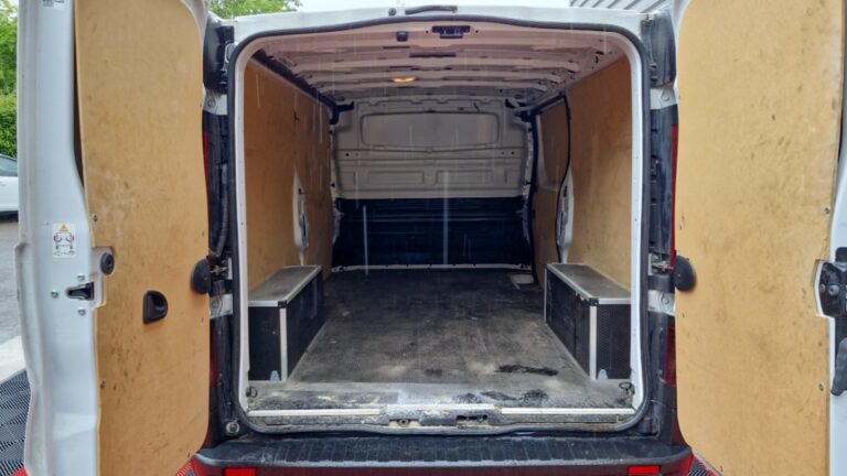Renault Trafic FOURGON 3000 kg blue dci 130 grand confort - Image 12 (July 7, 2026)