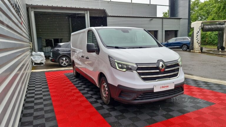 Renault Trafic FOURGON 3000 kg blue dci 130 grand confort - Image 03 (July 7, 2026)