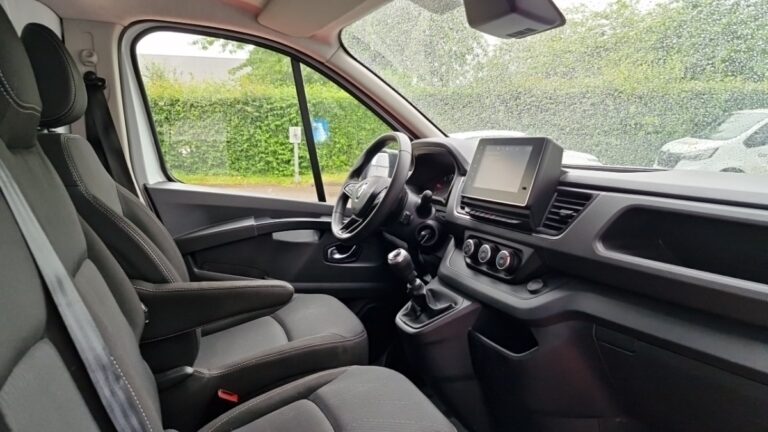 Renault Trafic FOURGON 3000 kg blue dci 130 grand confort - Image 07 (July 7, 2026)