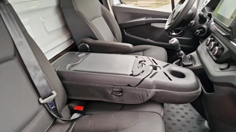 Renault Trafic FOURGON 3000 kg blue dci 130 grand confort - Image 09 (July 7, 2026)