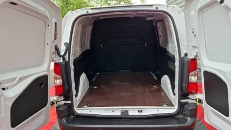 Opel combo cargo Taille M 650kg PureTech 110 PACK BUSINESS CONNECT - Image 12 (July 7, 2026)
