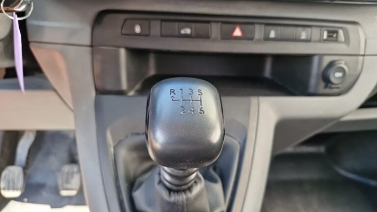 Peugeot Expert FOURGON tole compact 1.5 bluehdi 120 ss bvm6 premium - Image 12 (July 7, 2026)