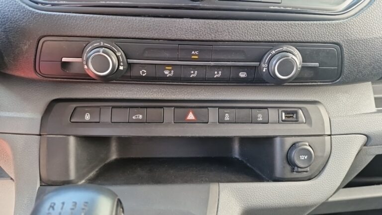 Peugeot Expert FOURGON tole compact 1.5 bluehdi 120 ss bvm6 premium - Image 15 (July 7, 2026)