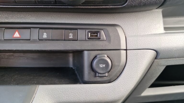 Peugeot Expert FOURGON tole compact 1.5 bluehdi 120 ss bvm6 premium - Image 16 (July 7, 2026)