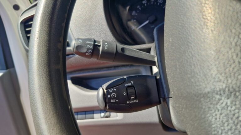 Peugeot Expert FOURGON tole compact 1.5 bluehdi 120 ss bvm6 premium - Image 18 (July 7, 2026)