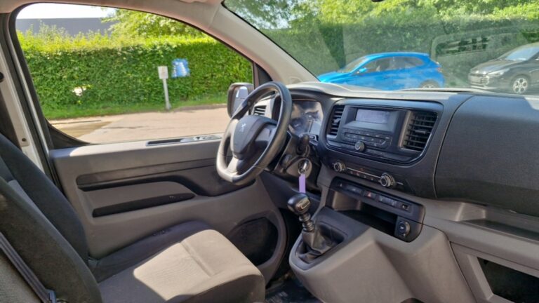 Peugeot Expert FOURGON tole compact 1.5 bluehdi 120 ss bvm6 premium - Image 07 (July 7, 2026)