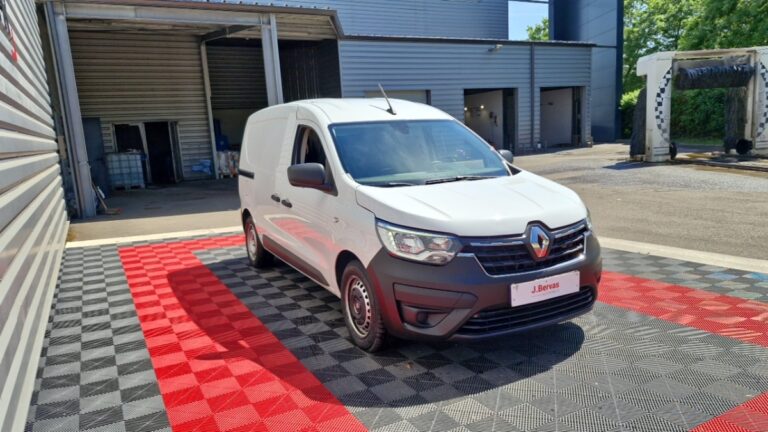 Renault Express Van BLUE DCI 95 – 22 CONFORT - Image 02 (July 7, 2026)