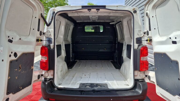 Toyota PROACE MEDIUM 1.5L 100 D-4D BVM6 DYNAMIC - Image 12 (July 7, 2026)