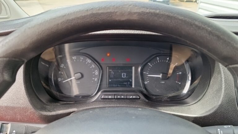 Toyota PROACE MEDIUM 1.5L 100 D-4D BVM6 DYNAMIC - Image 14 (July 7, 2026)