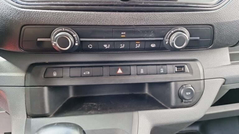Toyota PROACE MEDIUM 1.5L 100 D-4D BVM6 DYNAMIC - Image 17 (July 7, 2026)