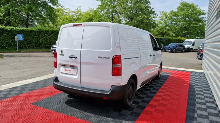 Toyota PROACE MEDIUM 1.5L 100 D-4D BVM6 DYNAMIC - Image 04 (July 7, 2026)