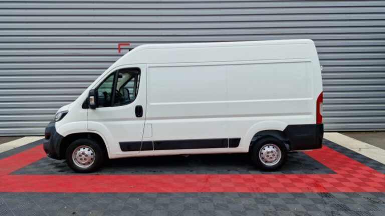 Peugeot Boxer FOURGON TOLE 335 BLUEHDI 140 SS PREMIUM - Image 06 (July 7, 2026)