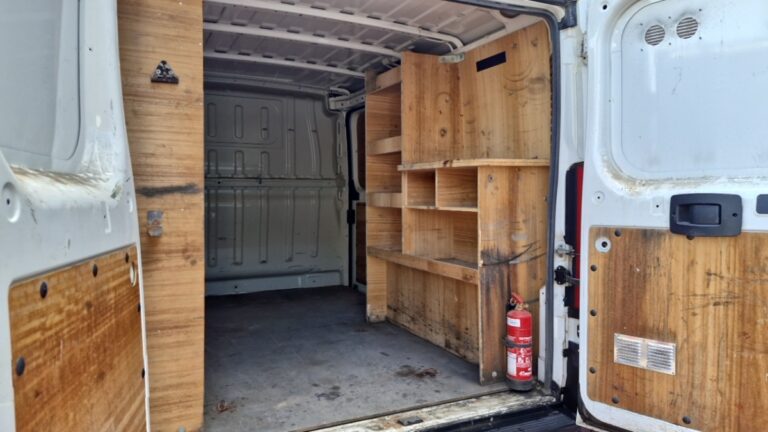 Peugeot Boxer 330 BlueHDi 120 ASPHALT - Image 10 (July 7, 2026)