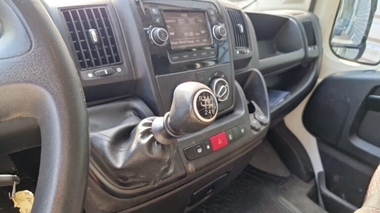 Peugeot Boxer 330 BlueHDi 120 ASPHALT - Image 15 (July 7, 2026)