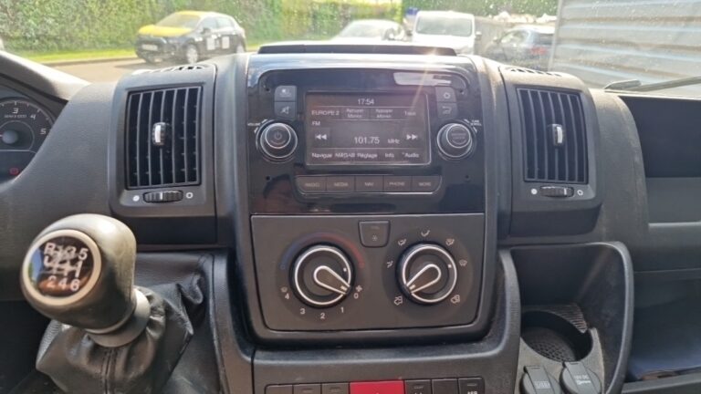 Peugeot Boxer 330 BlueHDi 120 ASPHALT - Image 16 (July 7, 2026)