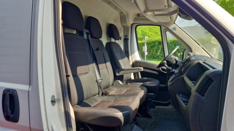 Peugeot Boxer 330 BlueHDi 120 ASPHALT - Image 08 (July 7, 2026)
