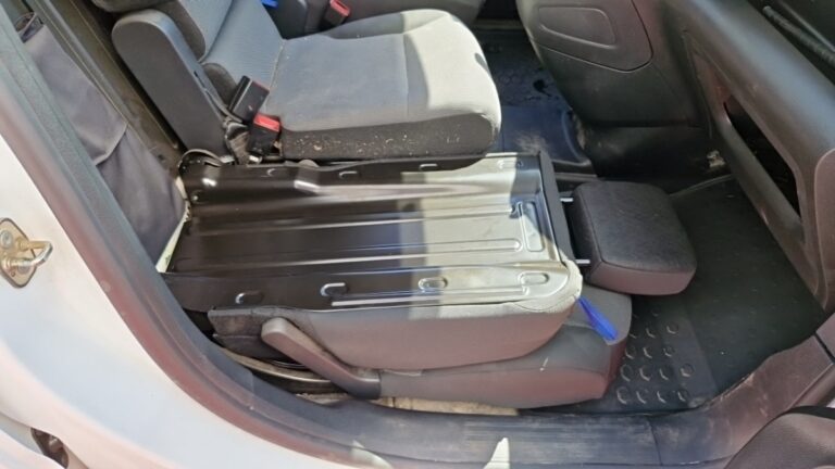 Peugeot Partner FOURGON STANDARD 650 KG PURETECH 110 SS BVM6 PREMIU - Image 11 (July 7, 2026)