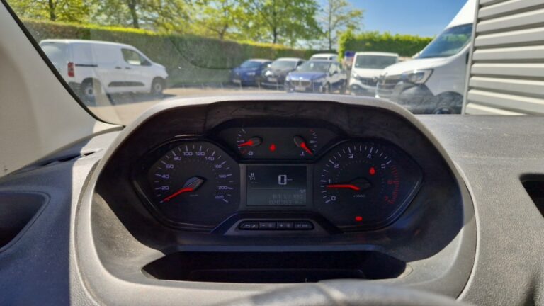 Peugeot Partner FOURGON STANDARD 650 KG PURETECH 110 SS BVM6 PREMIU - Image 14 (July 7, 2026)
