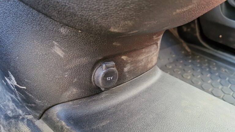 Peugeot Partner FOURGON STANDARD 650 KG PURETECH 110 SS BVM6 PREMIU - Image 20 (July 7, 2026)