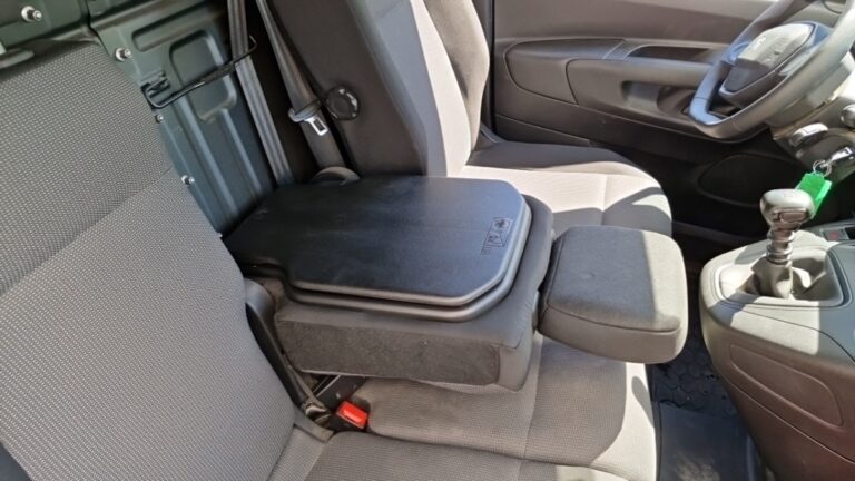 Peugeot Partner FOURGON STANDARD 650 KG PURETECH 110 SS BVM6 PREMIU - Image 09 (July 7, 2026)