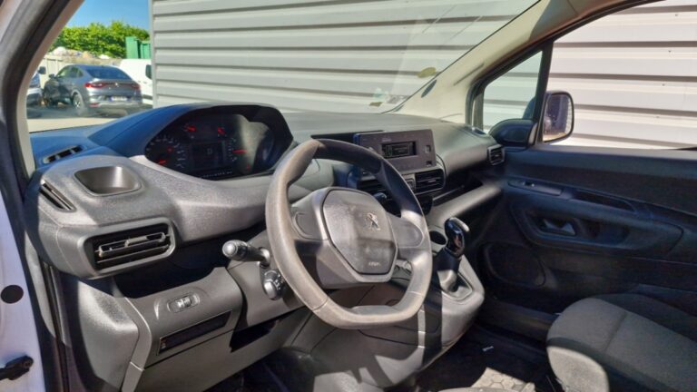 Peugeot Partner FOURGON STANDARD 650 KG BLUEHDI 100 BVM5 PREMIUM - Image 10 (July 7, 2026)