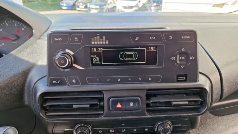 Peugeot Partner FOURGON STANDARD 650 KG BLUEHDI 100 BVM5 PREMIUM - Image 13 (July 7, 2026)