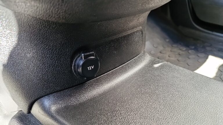 Peugeot Partner FOURGON STANDARD 650 KG BLUEHDI 100 BVM5 PREMIUM - Image 18 (July 7, 2026)