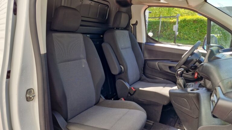 Peugeot Partner FOURGON STANDARD 650 KG BLUEHDI 100 BVM5 PREMIUM - Image 08 (July 7, 2026)