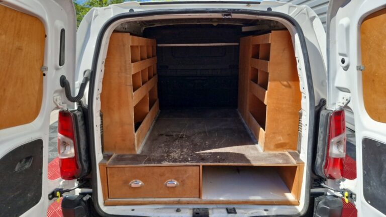 Peugeot Partner FOURGON STANDARD 650 KG BLUEHDI 100 BVM5 PREMIUM - Image 09 (July 7, 2026)
