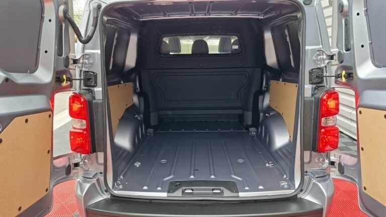 Fiat Scudo CABINE APPROFONDIE XL BlueHDI 180 S&S EAT8 - Image 13 (July 7, 2026)