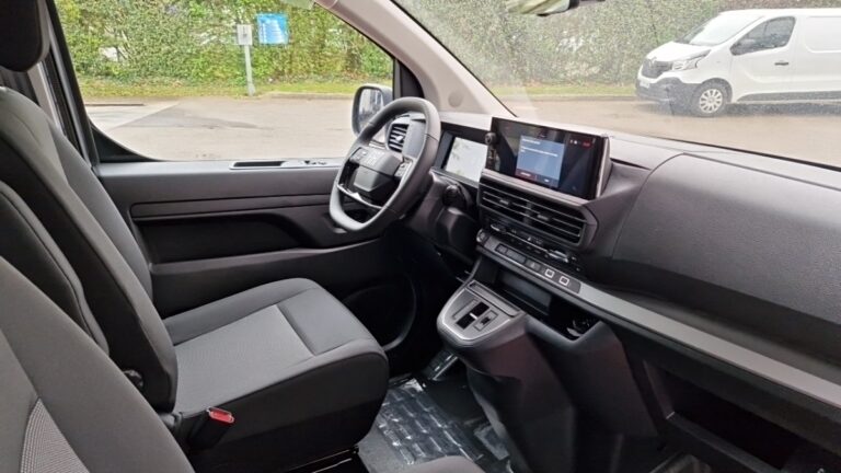 Fiat Scudo CABINE APPROFONDIE XL BlueHDI 180 S&S EAT8 - Image 07 (July 7, 2026)