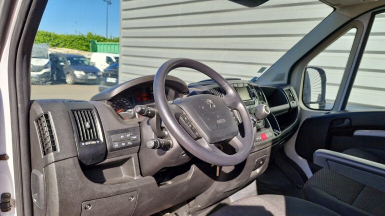 Peugeot Boxer FOURGON TOLE 435 BLUEHDI 140 SS ASPHALT - Image 12 (July 7, 2026)