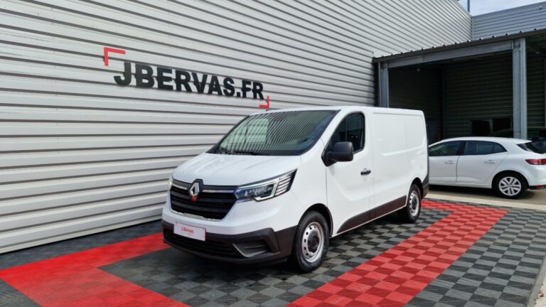 Renault Trafic 3000 kg blue dci 150 grand confort - Image 01 (July 7, 2026)