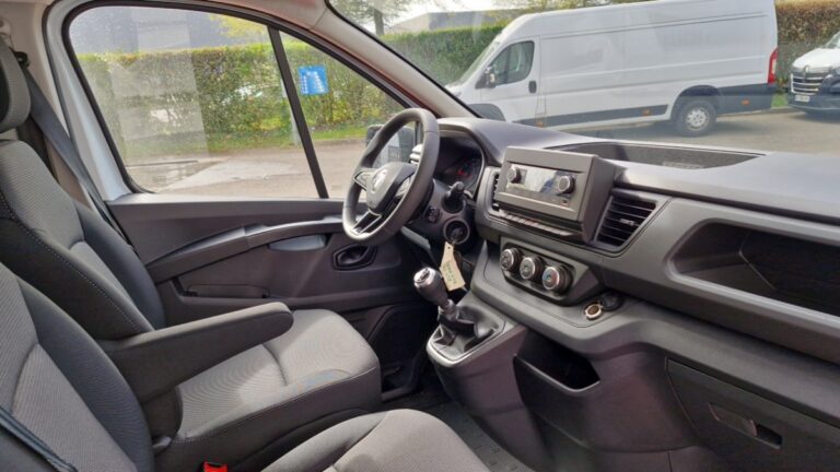Renault Trafic 3000 kg blue dci 150 grand confort - Image 07 (July 7, 2026)