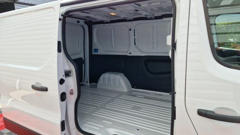 Renault Trafic 3000 kg blue dci 150 grand confort - Image 09 (July 7, 2026)