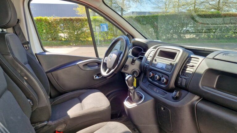 Renault Trafic FOURGON 1000 kg dci 145 energy edc grand confort - Image 07 (July 7, 2026)