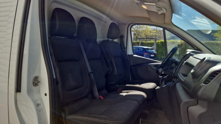 Renault Trafic FOURGON 1000 kg dci 145 energy edc grand confort - Image 08 (July 7, 2026)