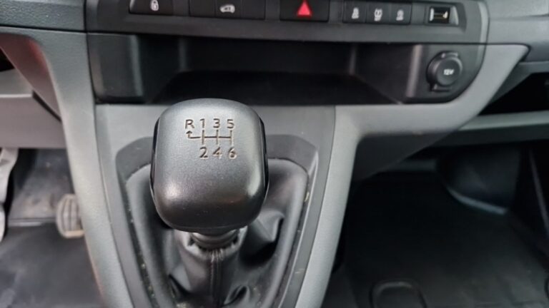 Peugeot Expert FOURGON tole standard 1.5 bluehdi 120 ss bvm6 premium - Image 14 (July 7, 2026)