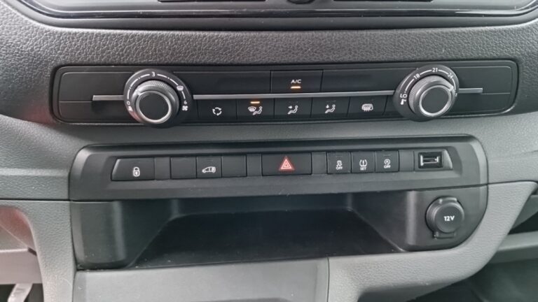 Peugeot Expert FOURGON tole standard 1.5 bluehdi 120 ss bvm6 premium - Image 17 (July 7, 2026)